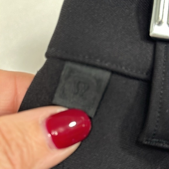 Lululemon Men’s Black pants size 36. - Picture 8 of 10